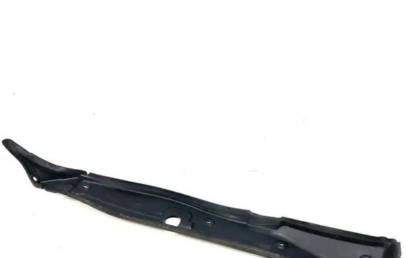 Mercedes-Benz E W211 Fender end trim A2118890425