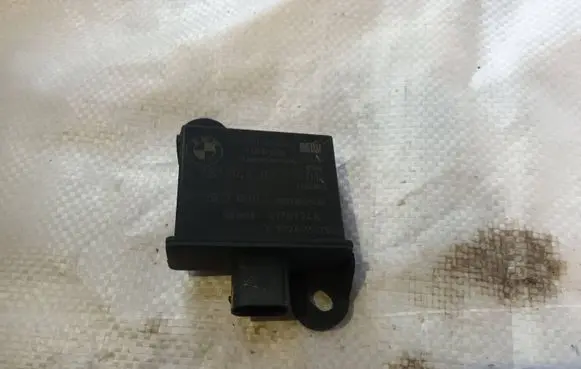 BMW 3 E90 E91 Tire pressure sensor 6781846 41707248 0028E00001