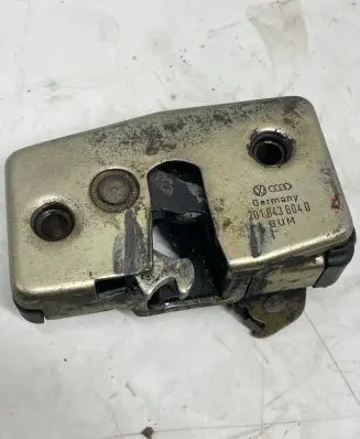 Volkswagen Multivan T4 Sliding door lock 701843604D