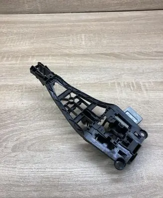 Opel Astra J Rear door exterior handle/bracket 24463749