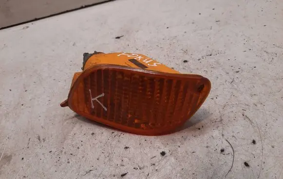 Ford Focus Front bumper turn signal 