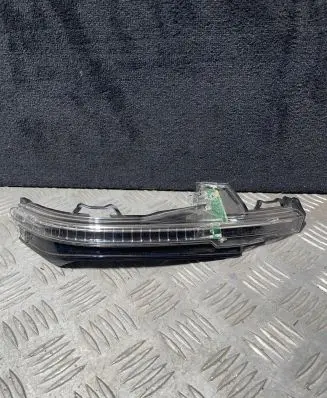 Audi Q7 4M Mirror indicator light 