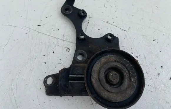 Toyota Corolla Verso E121 Power steering belt tensioner 486