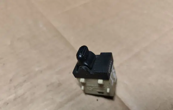 Jeep Cherokee III KJ Electric window control switch 56010092AA