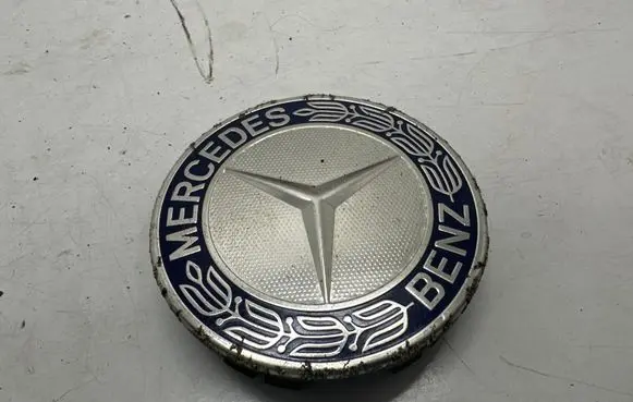 Mercedes-Benz A W176 Original wheel cap A1714000125