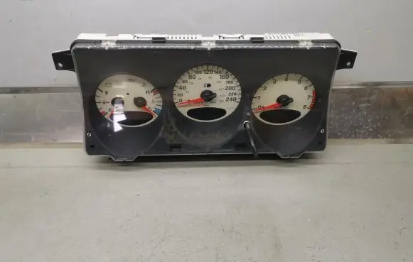 Chrysler PT Cruiser Speedometer (instrument cluster) 04671535AJ