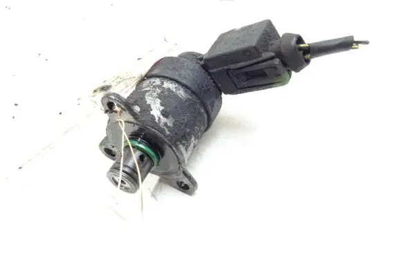 Mercedes-Benz E W211 Fuel pressure regulator 0928400508