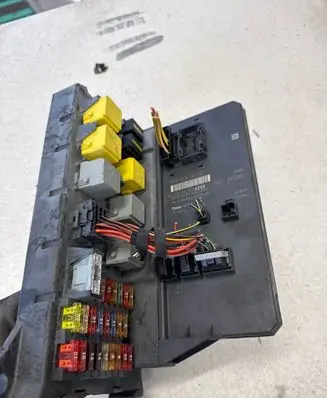 Mercedes-Benz Sprinter W906 Fuse module A9069006303 A9069017501 A9069024301