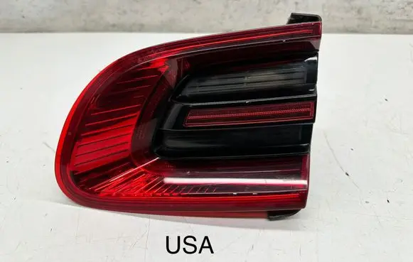 Porsche Macan (95B) Tailgate rear/tail lights 01150004 04092015