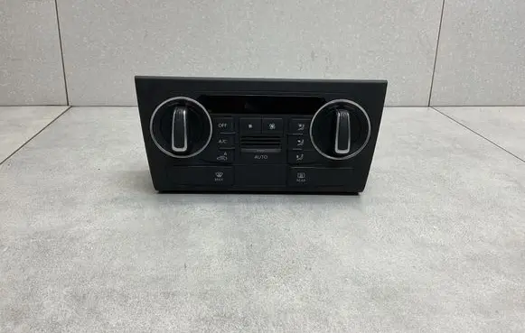 Audi Q3 8U Climate control unit 8U0820043H