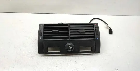 Rear air vent grill