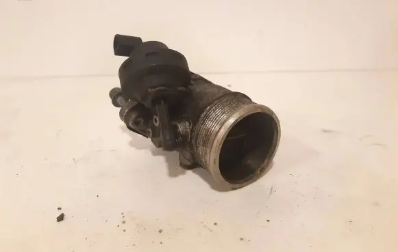 Audi A4 S4 B6 8E 8H Throttle valve 8E0145950