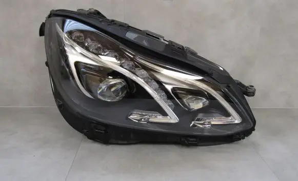 Mercedes-Benz E W212 Headlight/headlamp A2129063203 1EX01106682