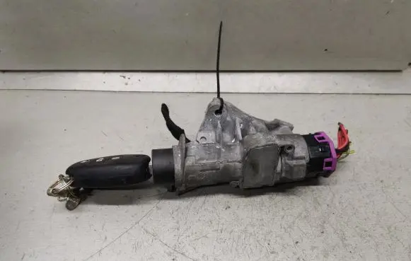 Audi A4 S4 B6 8E 8H Ignition lock 4B0905851C