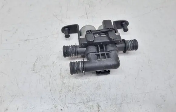 BMW 5 E60 E61 Coolant heater control valve 