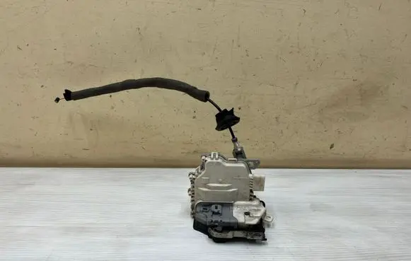 Audi A5 Sportback 8TA Front door lock 8J1837016C
