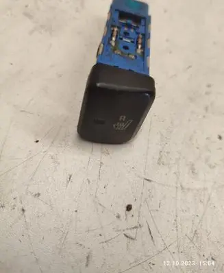 Hyundai Sonata Seat heating switch 202002962