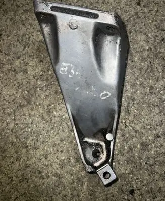 BMW 5 E34 Engine mounting bracket 1133362