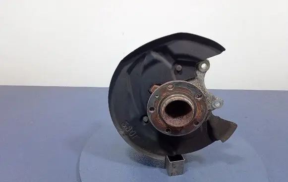 Mercedes-Benz 508 Front wheel hub spindle knuckle 9813364580