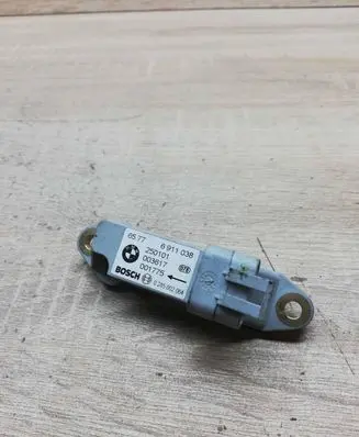 BMW 3 E46 Airbag deployment crash/impact sensor 6911038 0285002064