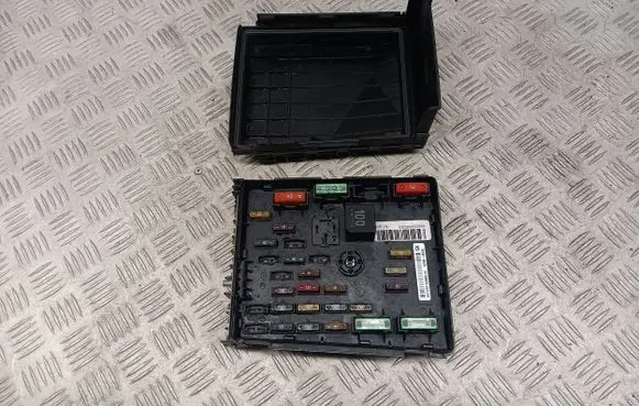 Audi Q3 8U Fuse module 1K0937132F 63580602