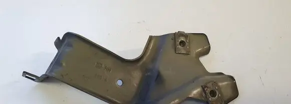 Opel Insignia A Fender mounting bracket