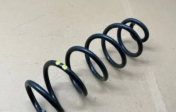 Nissan Qashqai J12 Rear coil spring
