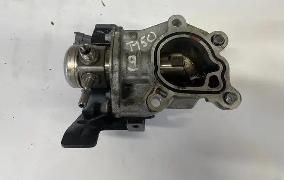 Ford Mustang VI Mechanical fuel pump EJ7E9D376CA