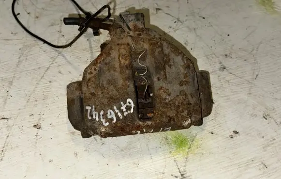 Volkswagen II LT Front brake caliper 2D0615123