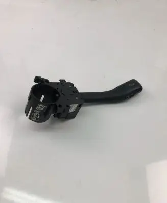 Volkswagen PASSAT B5 Indicator stalk 8L0953513