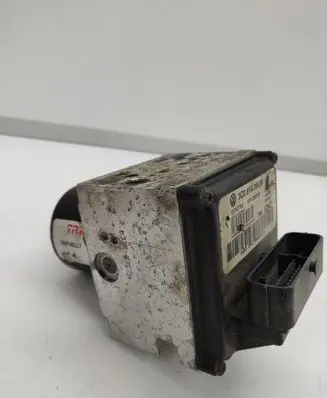 Volkswagen PASSAT B6 ABS Pump 3C0614095M