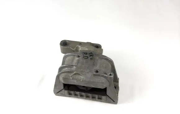 Volkswagen Golf V Engine mount bracket 1k0199262