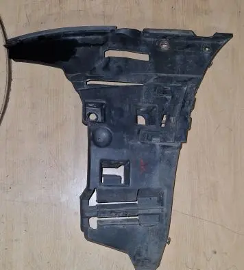 Volvo V70 Front bumper mounting bracket 09190303