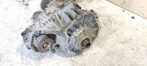 Infiniti QX4 Gearbox transfer box case 331000W419 331000W417