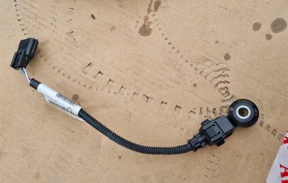 Renault Clio V Detonation knock sensor 240A80521R