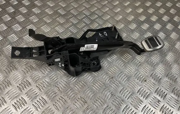 DS Automobiles 7 Crossback Brake pedal P1002585 P1002585B