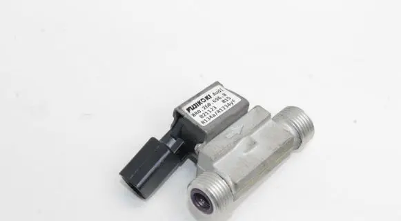 Audi Q3 F3 Air conditioning (A/C) expansion valve 8R0260696B