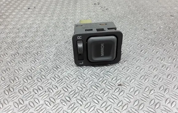 Honda CR-V Wing mirror switch