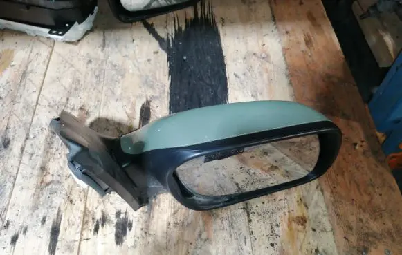 Mazda 2 Front door electric wing mirror