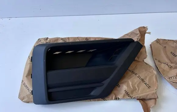 Volkswagen Crafter Front bumper lower grill 7C0853666