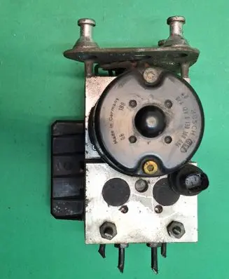 Mercedes-Benz E W210 ABS Pump 891b7876