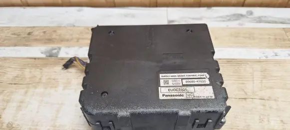 Toyota Prius (NHW20) Brake system control unit/module 8968047020 62A63054 6295E010