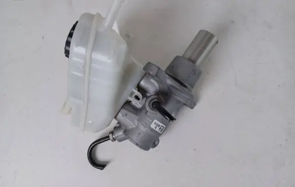 Mercedes-Benz C W205 Master brake cylinder A2054300002