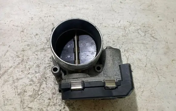 Volkswagen PASSAT B7 Engine shut-off valve A2C53379493 03H133062A