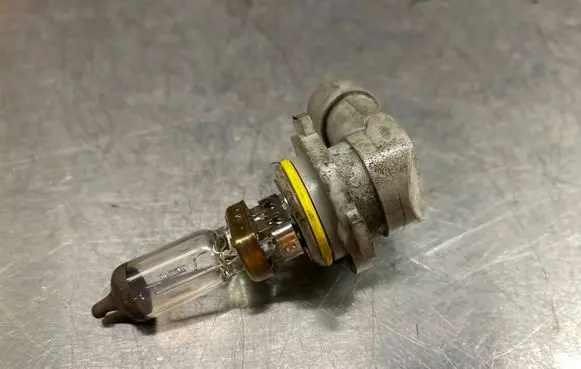 Volvo S60 Fog light bulb 9006HB4