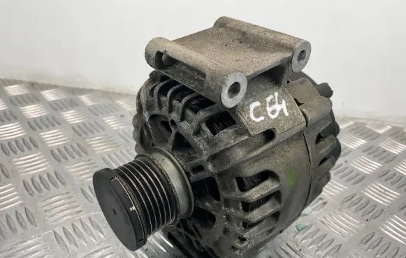 Mercedes-Benz E W212 Generator/alternator A0009067902 2617417A 212001981