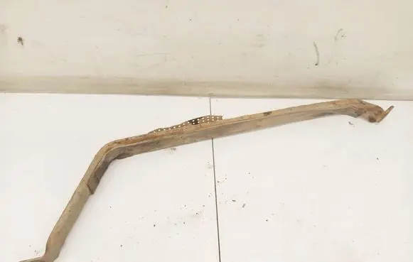 Toyota Avensis T250 Fuel tank mounting bracket 
