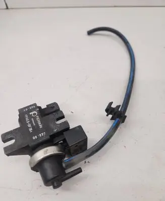 BMW 5 E39 Turbo solenoid valve 72279600 2247906