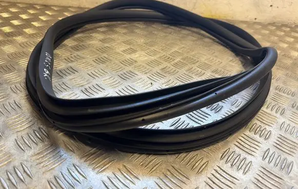 Hyundai Ioniq 5 Rubber seal rear door