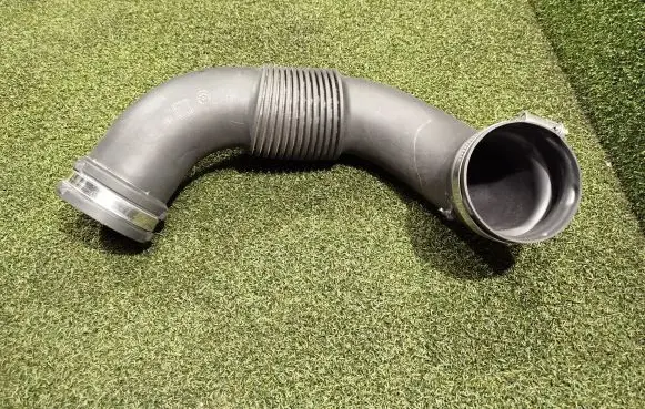 Renault Trafic III (X82) Air intake duct part 1105223S01